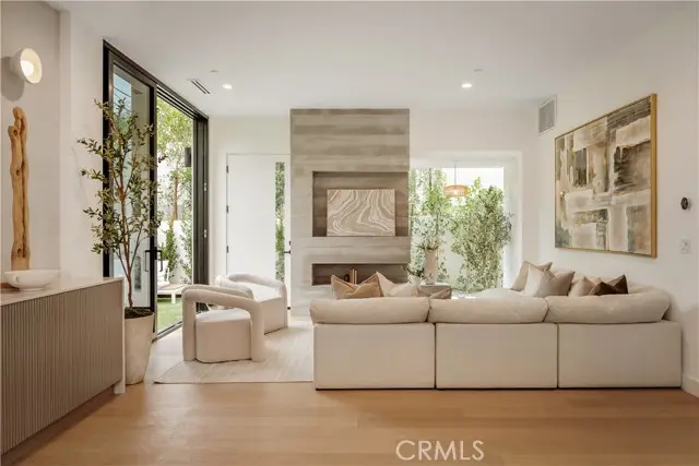 8904 Hubbard St, Culver City, CA 90232 - #3