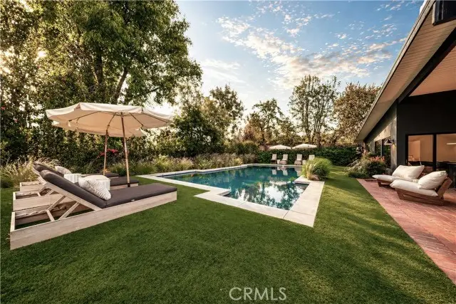 18837 Paseo Nuevo, Tarzana, CA 91356 - #3