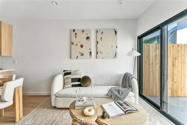 1604 Kingsley, Los Angeles, CA 90027