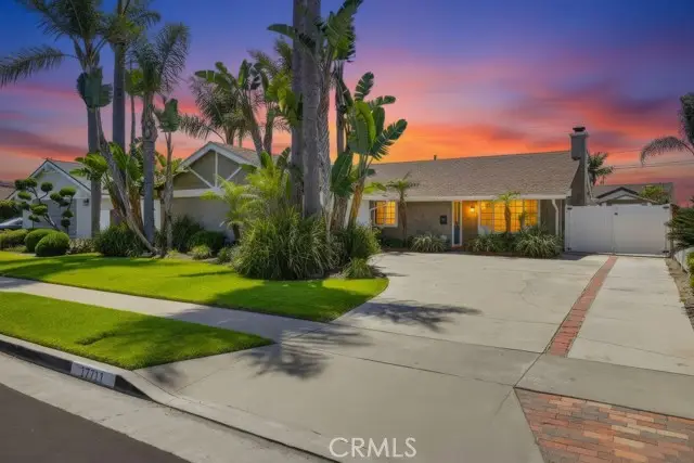 17711 Edwards, Huntington Beach, CA 92647 - #1
