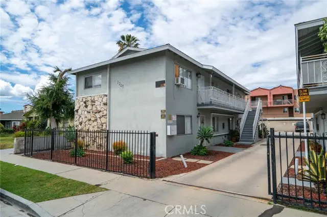 6641 Hammond Avenue, Long Beach, CA 90805 - #2