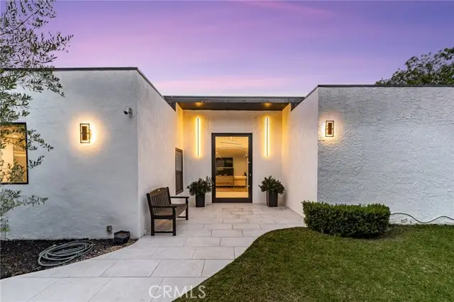 912 Honeywood Rd, Los Angeles, CA 90049 - #2