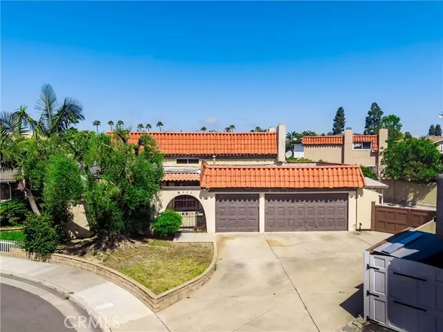8111 Dartmoor Dr, Huntington Beach, CA 92646 - #1