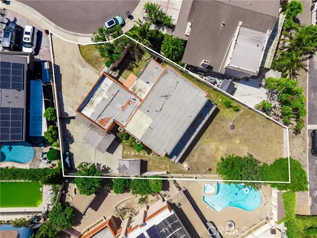 8111 Dartmoor Dr, Huntington Beach, CA 92646 - #3