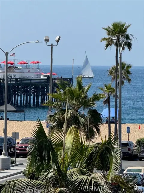600 Oceanfront  #3 B, Newport Beach, CA 92661