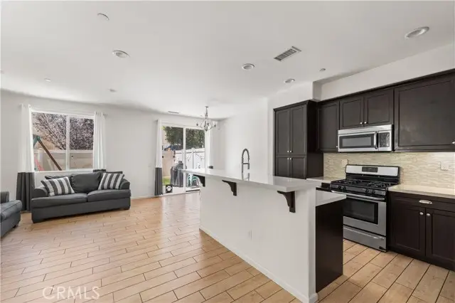 7611 Honor, Van Nuys, CA 91405 - #2