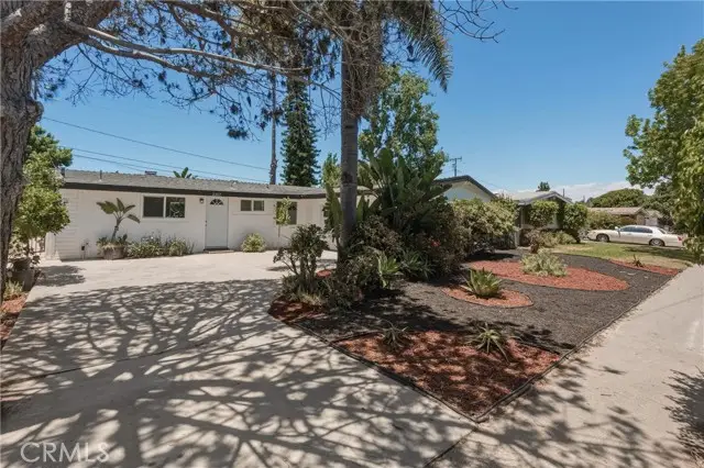 2107 Pomona, Costa Mesa, CA 92627 - #2