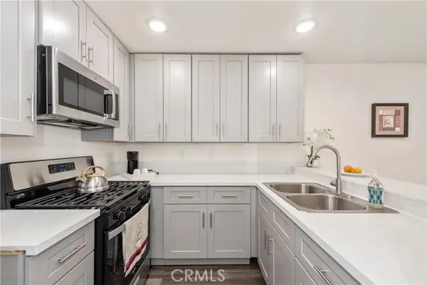 450 4th  #416, Santa Ana, CA 92701