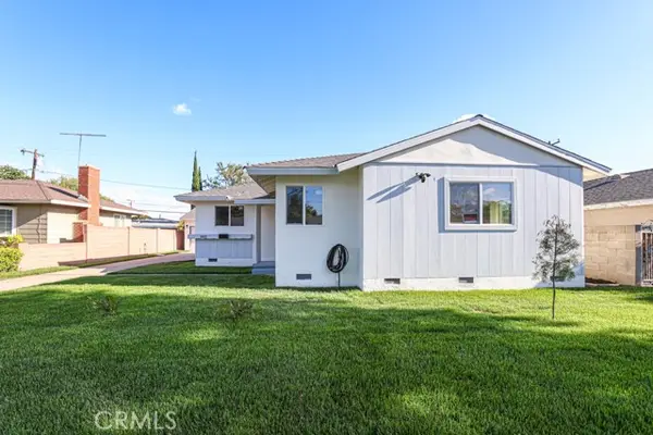 1802 Martha, Santa Ana, CA 92706