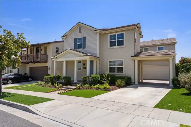636 Boxwood Ln, Azusa, CA 91702 - #3