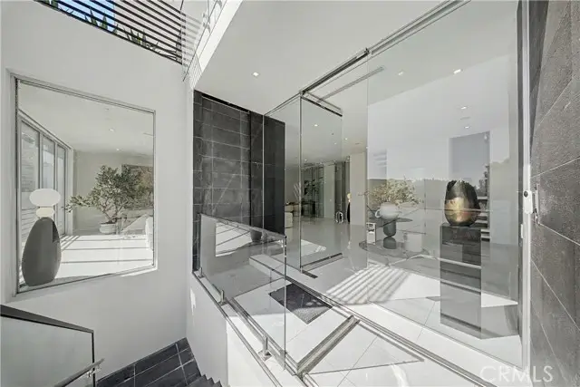 9459 Beverly Crest, Beverly Hills, CA 90210 - #2
