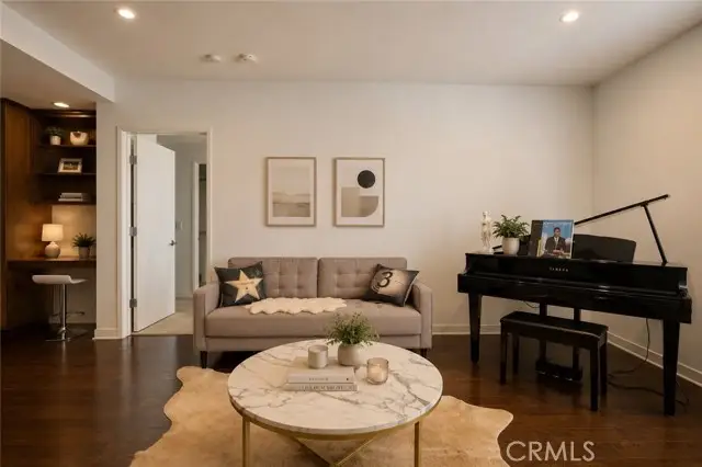 21301 Erwin Street  #305, Woodland Hills, CA 91367 - #3