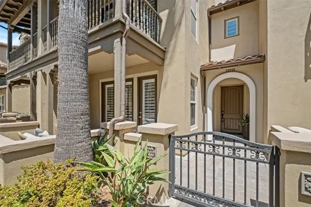 21265 Baeza Circle, Huntington Beach, CA 92648 - #2