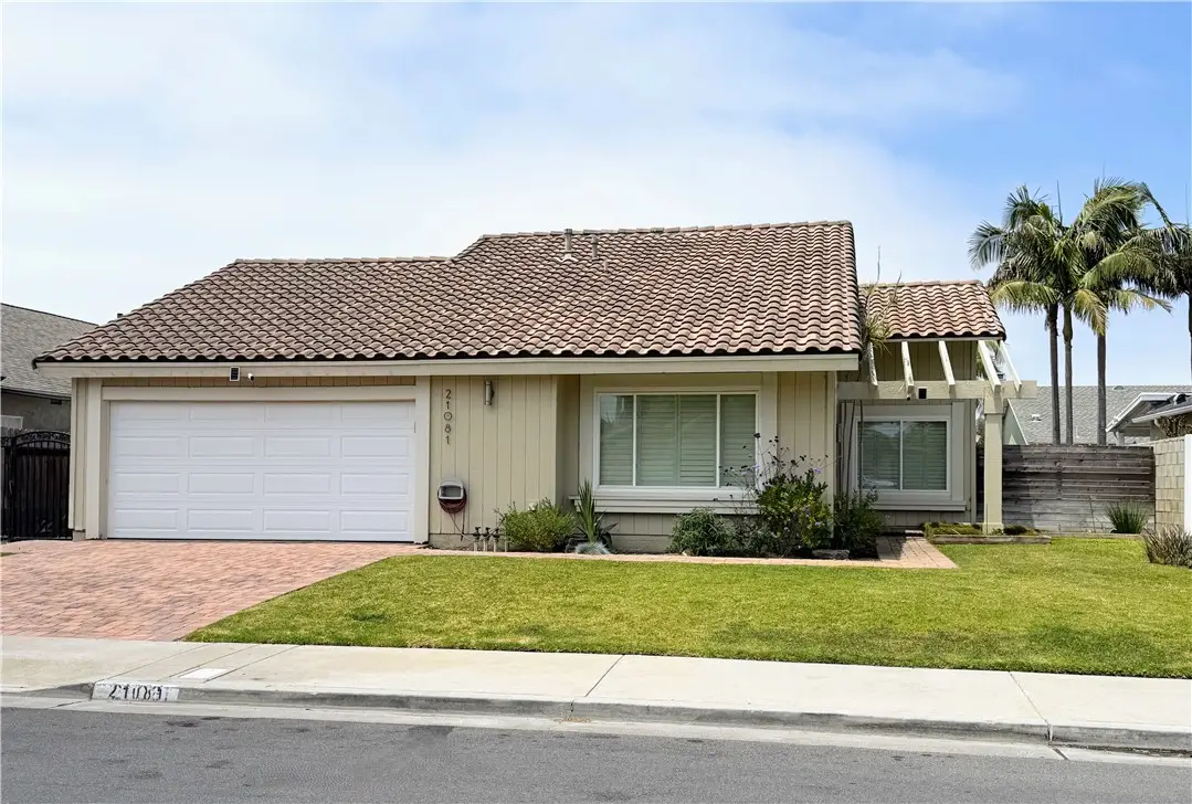 21081 White Horse Ln, Huntington Beach, CA 92646 - #1