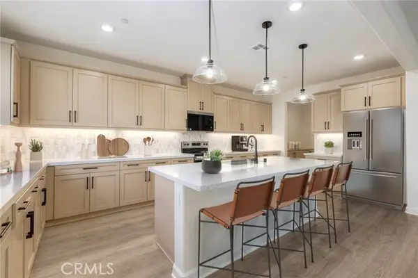 2096 Woolem Place, Escondido, CA 92026