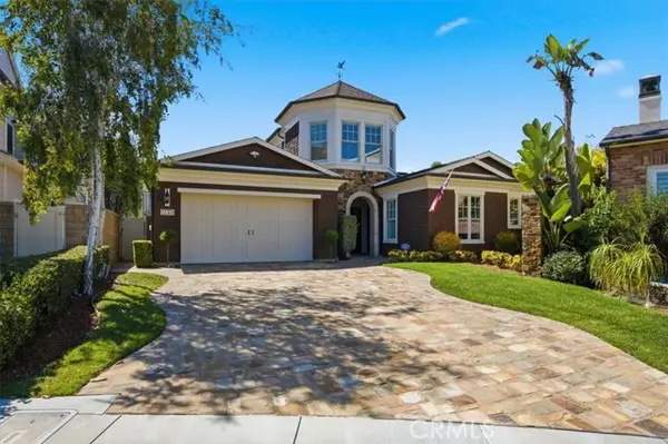 17351 Sagatuck Lane, Huntington Beach, CA 92649