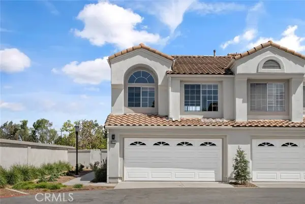 122 Almador, Irvine, CA 92614