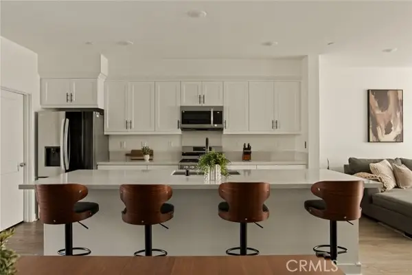 10305 Triple Crown Lane, Los Alamitos, CA 90720