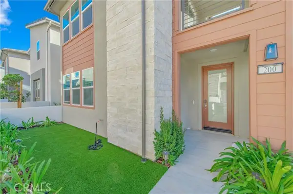 200 Zawn, Irvine, CA 92618