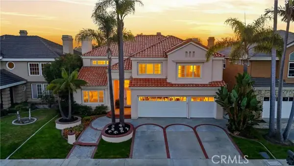 21171 Hillsdale Lane, Huntington Beach, CA 92646