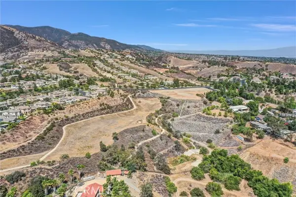 8311 Soft Winds Drive, Corona, CA 92883