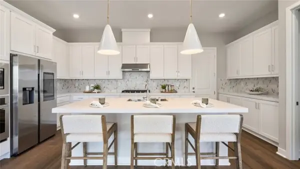 24488 ViaCobija, Valencia, CA 91354
