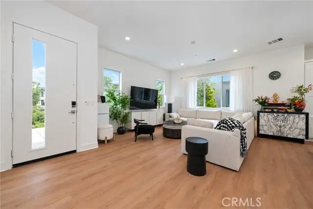 107 Sawbuck, Irvine, CA 92618 - #2