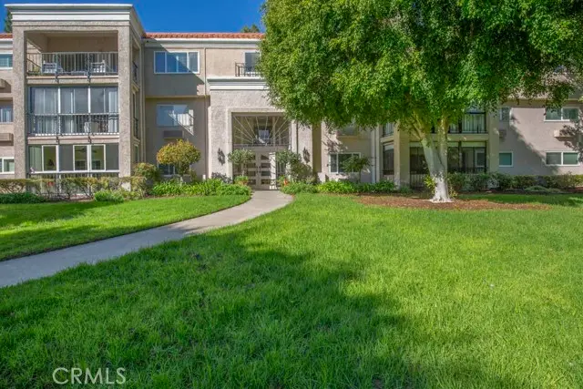 5499 Paseo Del Lago  #2D, Laguna Woods, CA 92637 - #2