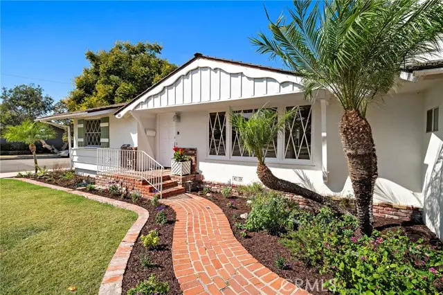 360 Bucknell Road, Costa Mesa, CA 92626 - #2
