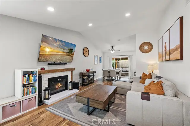 21155 Larchmont, Lake Forest, CA 92630 - #3