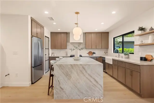5747 Bevis Avenue, Sherman Oaks, CA 91411 - #3