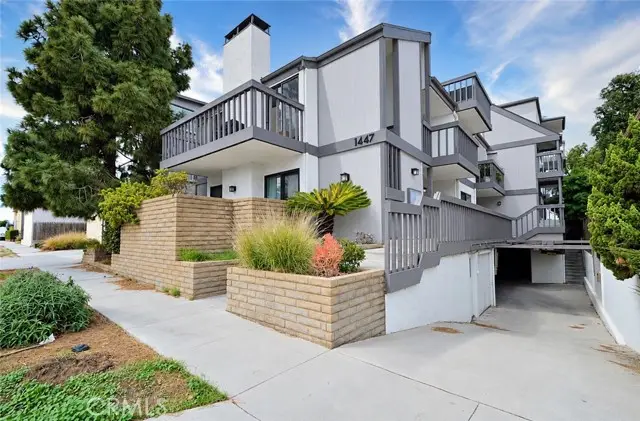 1447 Manhattan Beach Boulevard  #E, Manhattan Beach, CA 90266 - #1