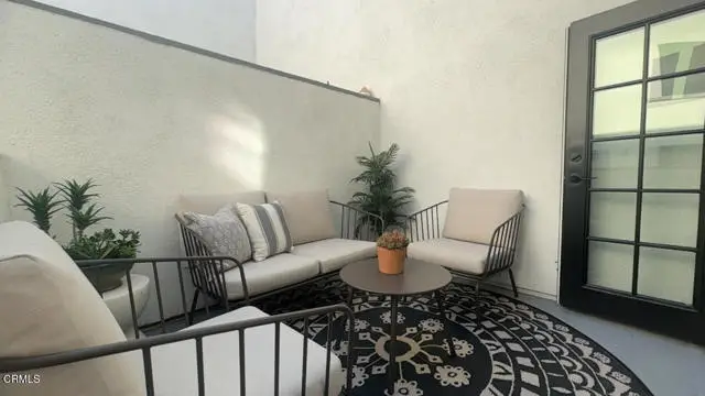 394 Los Robles Avenue  #2, Pasadena, CA 91101 - Image #3