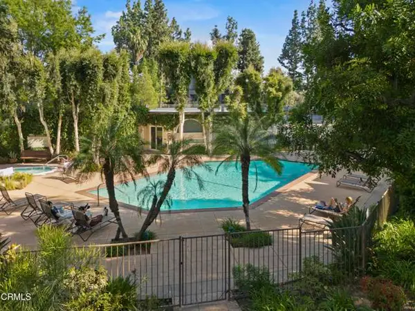 22330 Victory Boulevard  #401, Woodland Hills, CA 91367