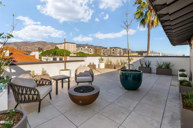 139 Oak Knoll Avenue  #101, Pasadena, CA 91101 - #3