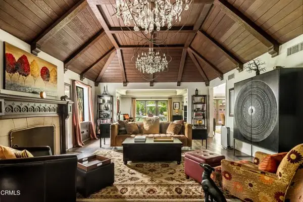 1096 Holliston Avenue, Pasadena, CA 91104