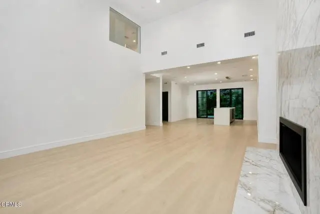 244 Gramercy Place, Los Angeles, CA 90004 - #2