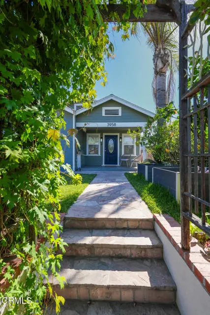 3958 Seneca Avenue, Los Angeles, CA 90039