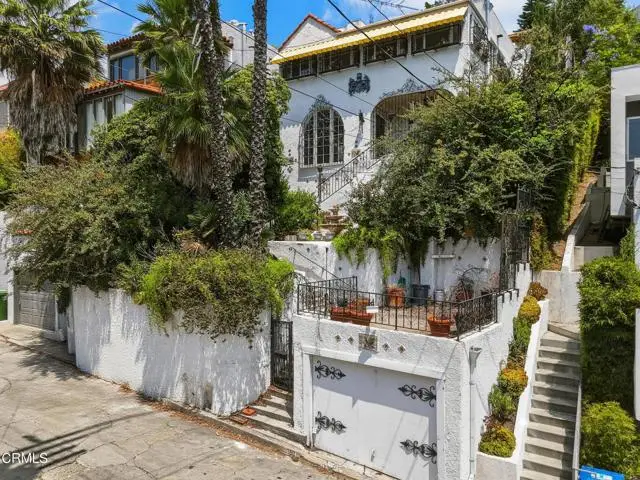 3911 De Longpre Avenue, Los Angeles, CA 90027 - #1