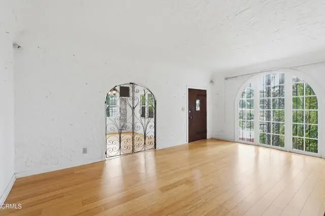 3911 De Longpre Avenue, Los Angeles, CA 90027 - #2