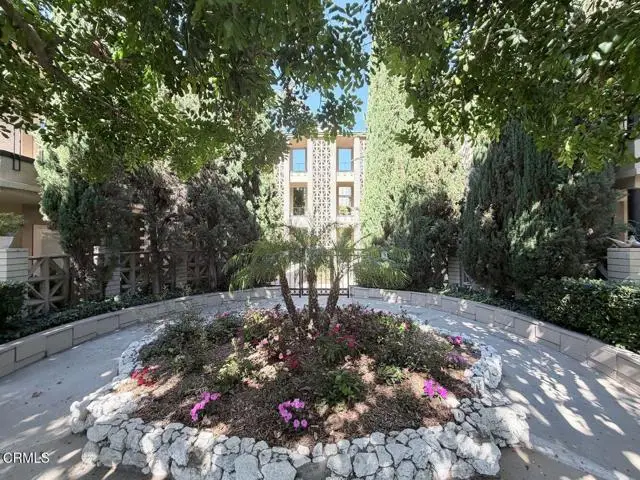 1255 Orange Grove Boulevard  #4, Pasadena, CA 91105 - #2