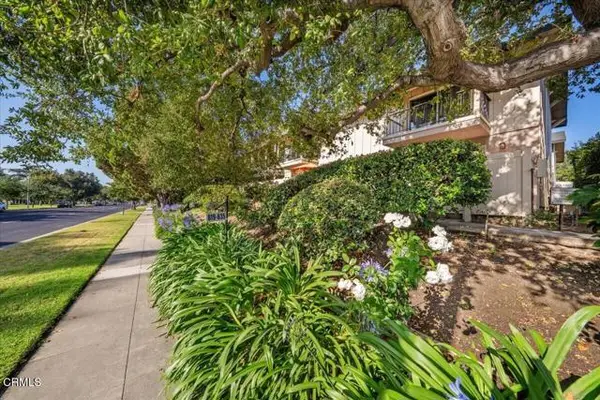 823 Altadena Drive, Pasadena, CA 91107