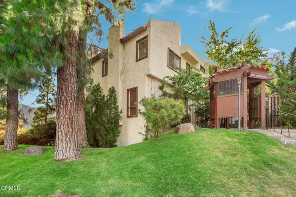 3200 Fairesta Street  #16, Glendale, CA 91214