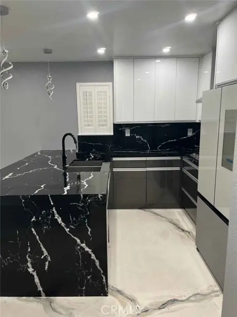 2015 Mountain, Ontario, CA 91762
