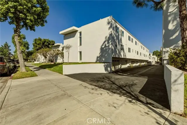 4331 Sarah Street  #10, Burbank, CA 91505 - #2