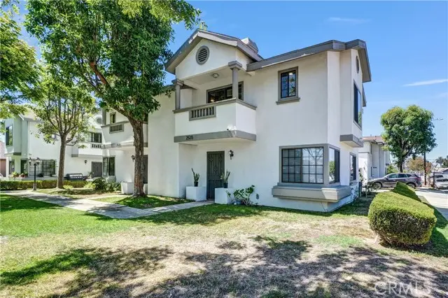 2535 California Avenue  #1, Signal Hill, CA 90755 - #2
