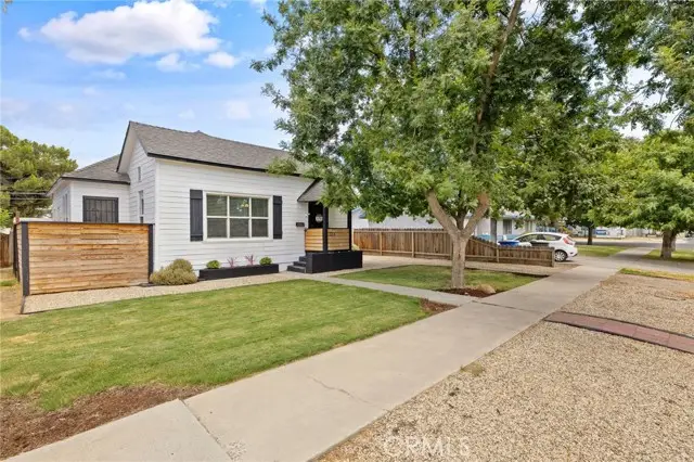 224 10th, Hanford, CA 93230 - #1