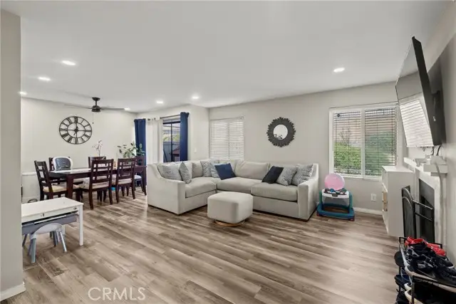 27120 Crossglade  #1, Canyon Country, CA 91351 - #3