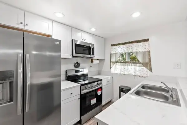 913 Amistad  Ct  #D, El Cajon, CA 92019