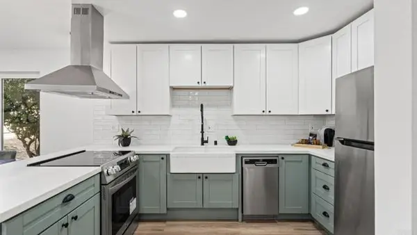 7833 Camino Huerta, San Diego, CA 92122